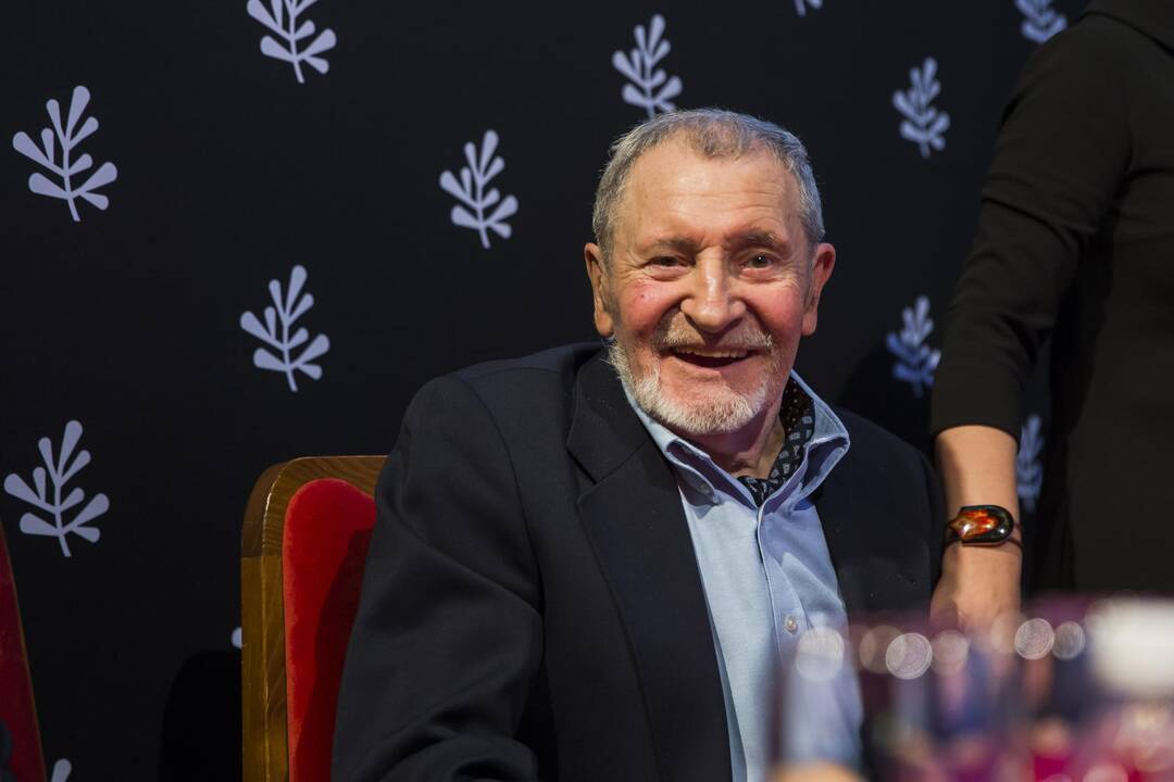 Išleista knyga apie garsųjį operos solistą V. Daunorą