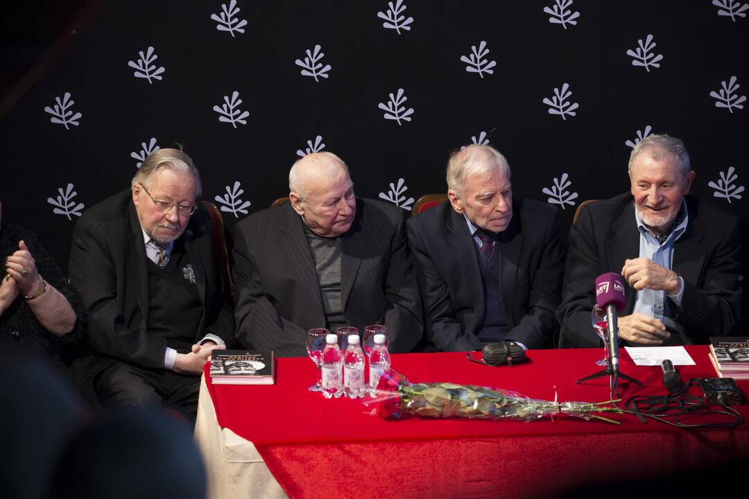 Išleista knyga apie garsųjį operos solistą V. Daunorą