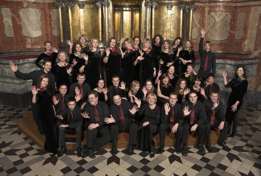 Choras „Pro musica“ mini veiklos dešimtmetį