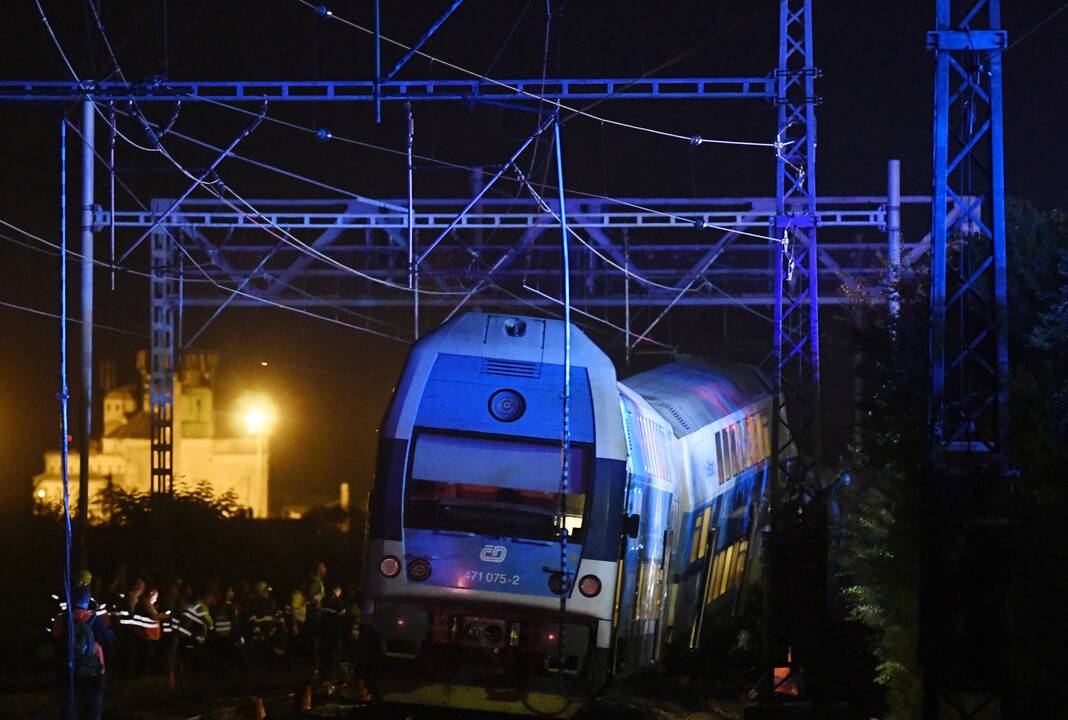 Čekijoje susidūrė du traukiniai: sužeista dešimtys žmonių
