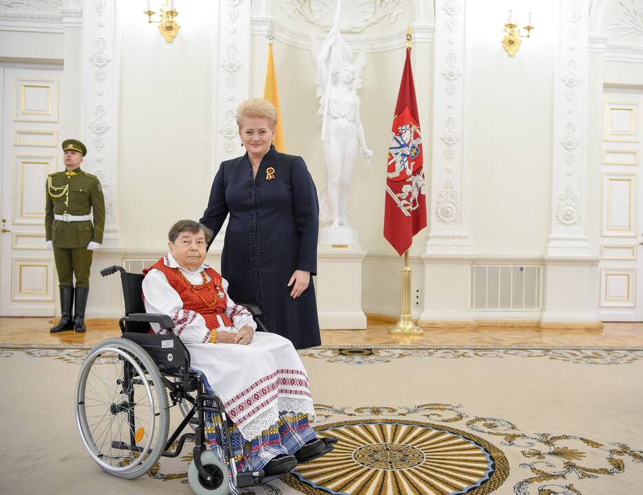 Už nuopelnus Lietuvai – valstybės apdovanojimai