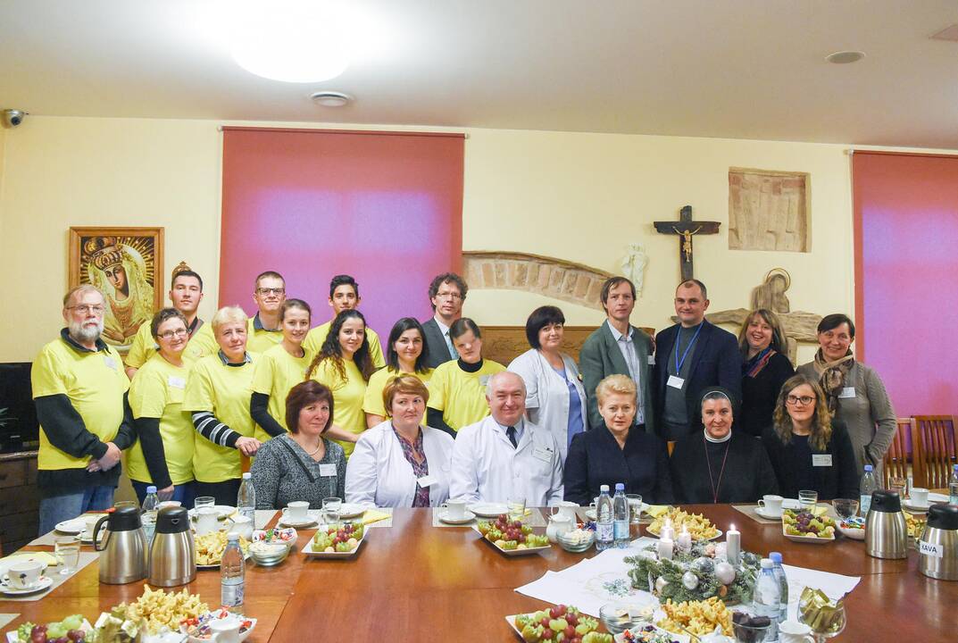 Prezidentė užsuko į Vilniaus hospisą