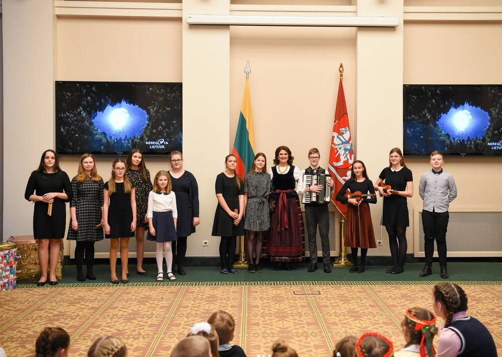 Kalėdinė eglutės šventė Prezidentūroje