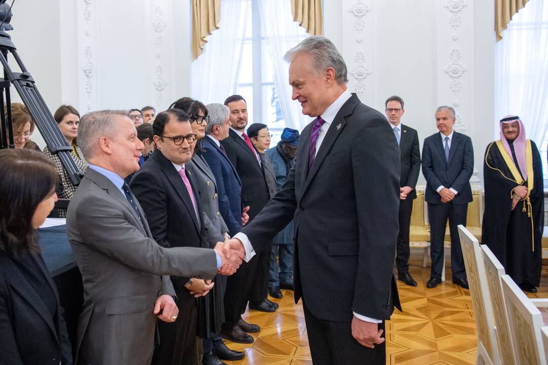 Prezidentas susitiko su užsienio ambasadoriais