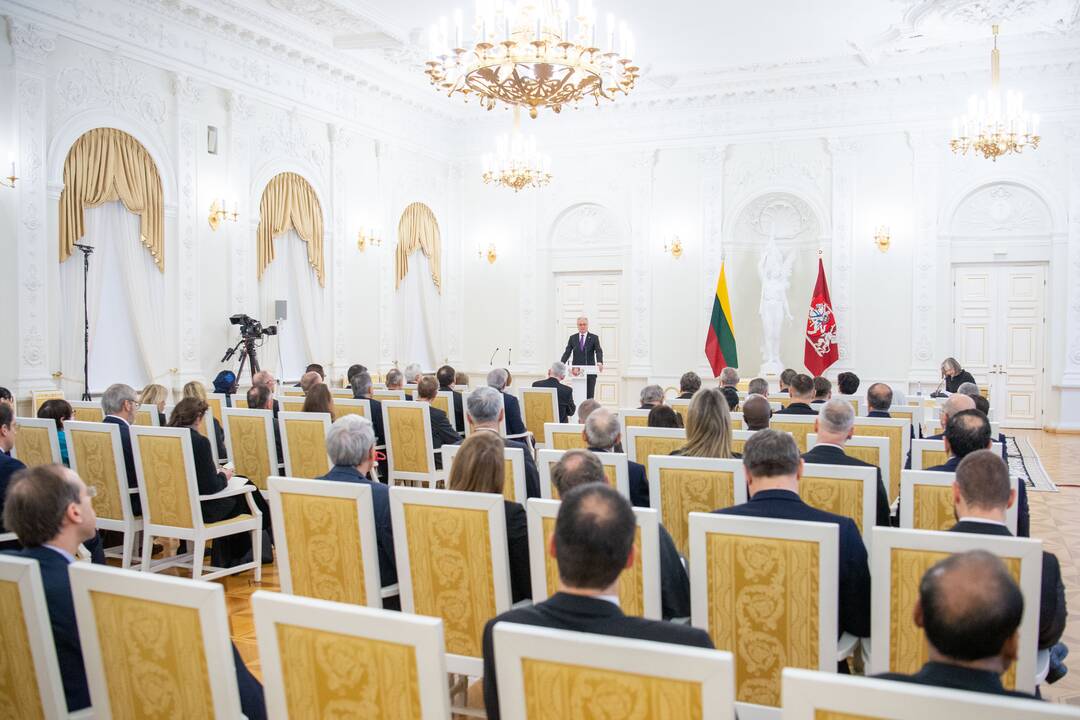 Prezidentas susitiko su užsienio ambasadoriais