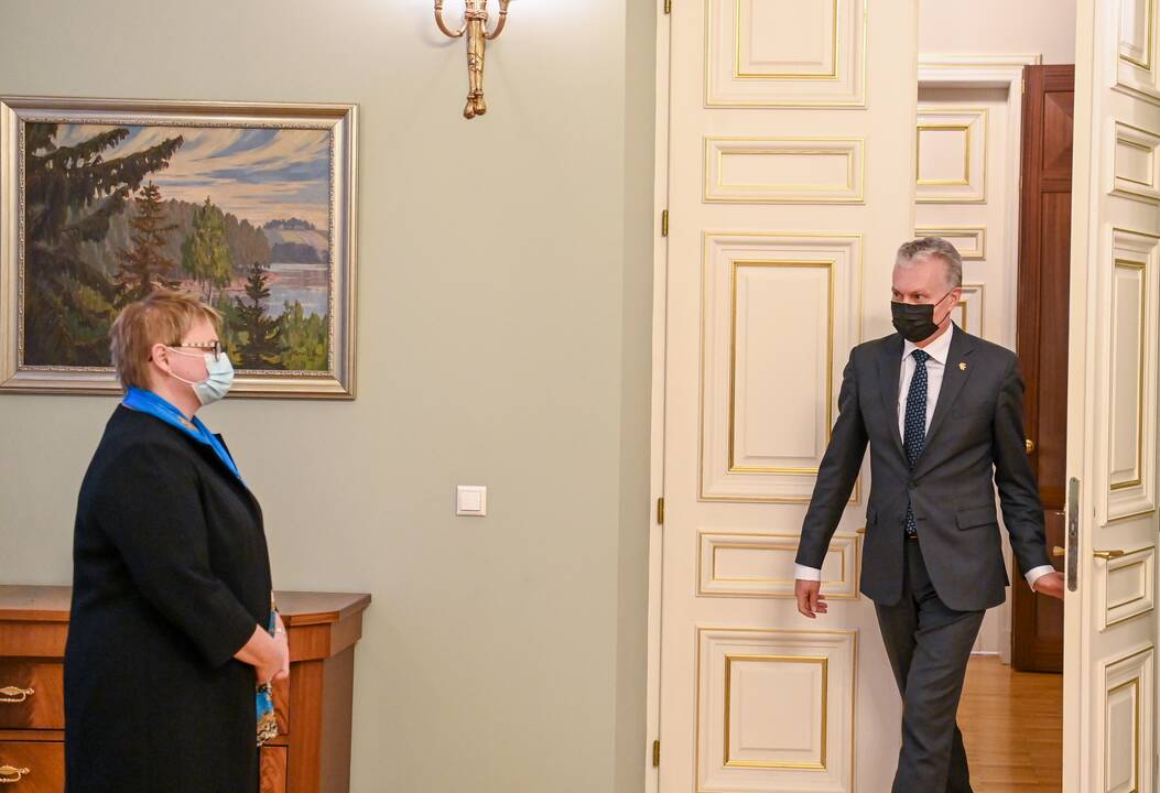 G. Nausėda susitinka su kandidate į ministres D. Miniataite
