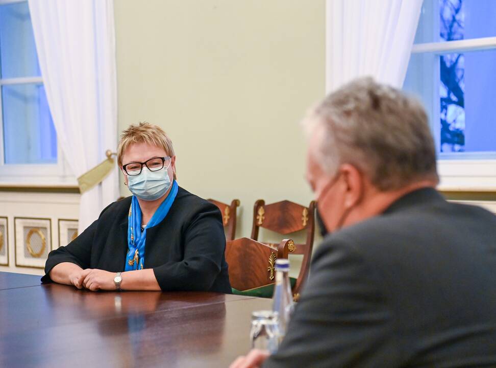G. Nausėda susitinka su kandidate į ministres D. Miniataite