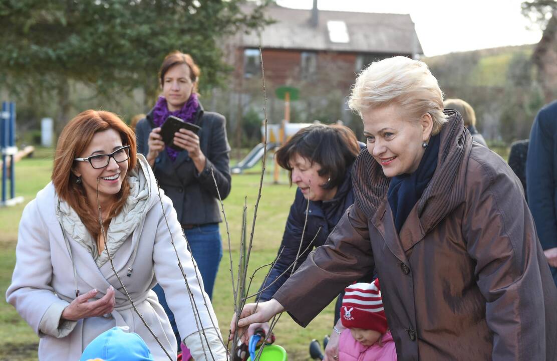 Prezidentė lankėsi Vilniaus kūdikių namuose