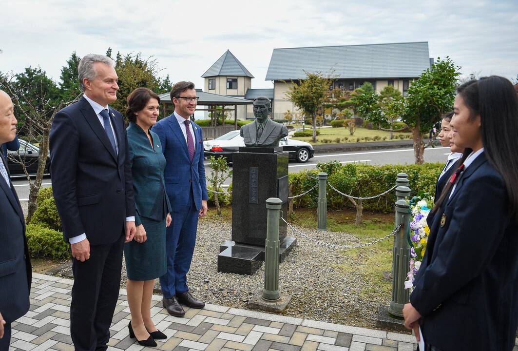 G. Nausėda pagerbė Č. Sugiharos atminimą