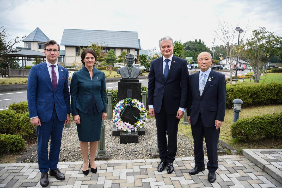 G. Nausėda pagerbė Č. Sugiharos atminimą
