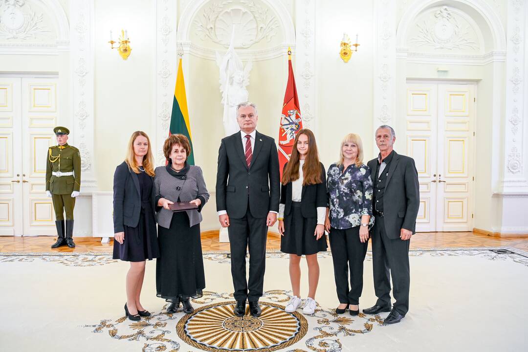 Prezidentas įteikė Žūvančiųjų gelbėjimo kryžius