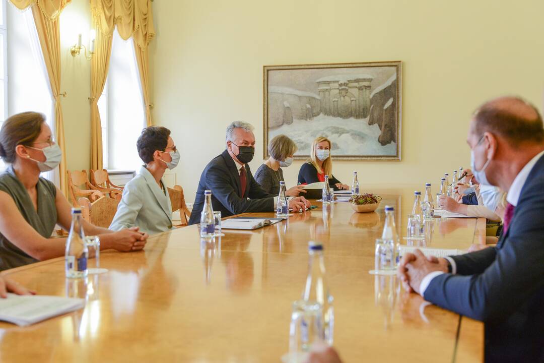 Prezidentas susitiko su partijų lyderiais