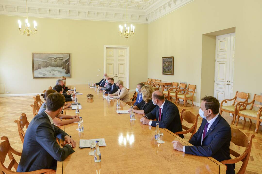 Prezidentas susitiko su partijų lyderiais