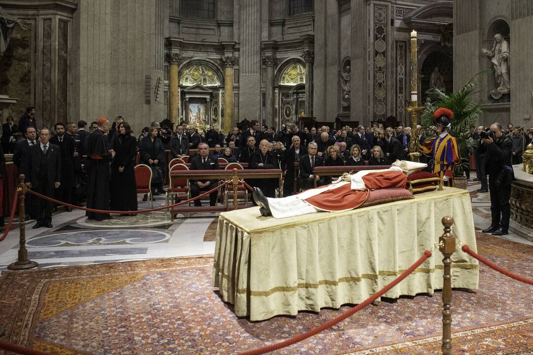 G. Nausėda dalyvauja popiežiaus emerito atsisveikinimo ceremonijoje