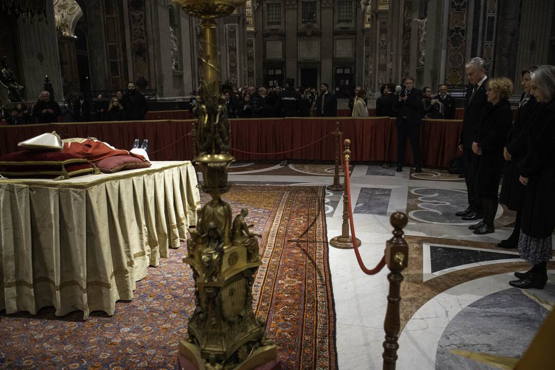 G. Nausėda dalyvauja popiežiaus emerito atsisveikinimo ceremonijoje