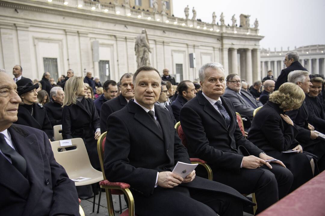 G. Nausėda dalyvauja popiežiaus emerito laidotuvėse