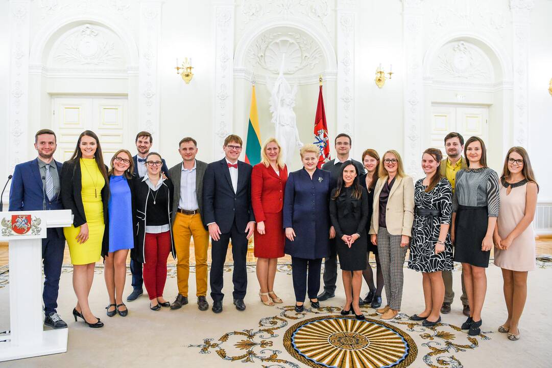 Geriausių mokslinių disertacijų laureatų apdovanojimai