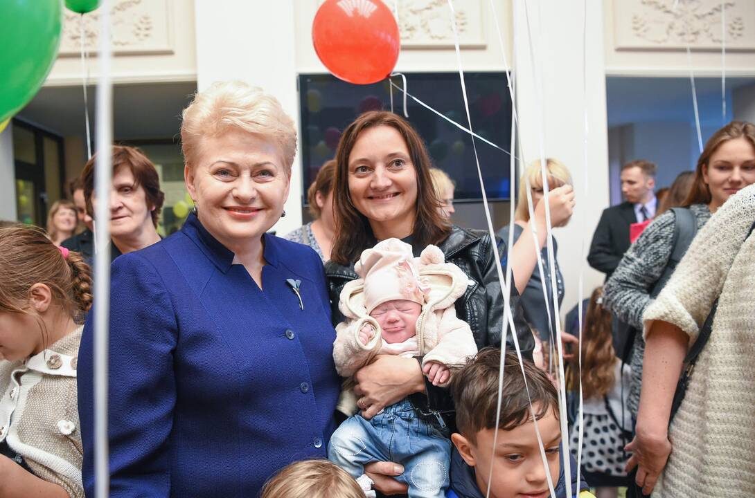 Į Prezidentūrą sugužėjo vaikai ir jų globėjai