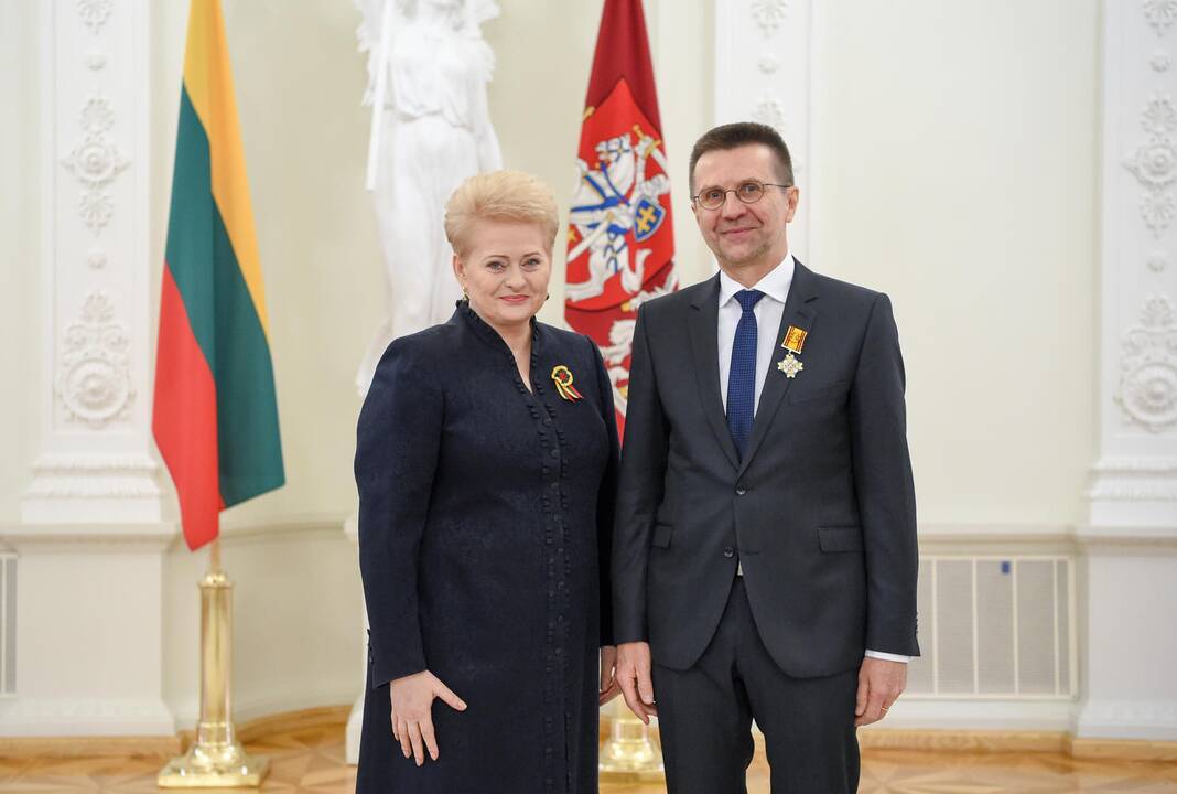 Už nuopelnus Lietuvai – valstybės apdovanojimai