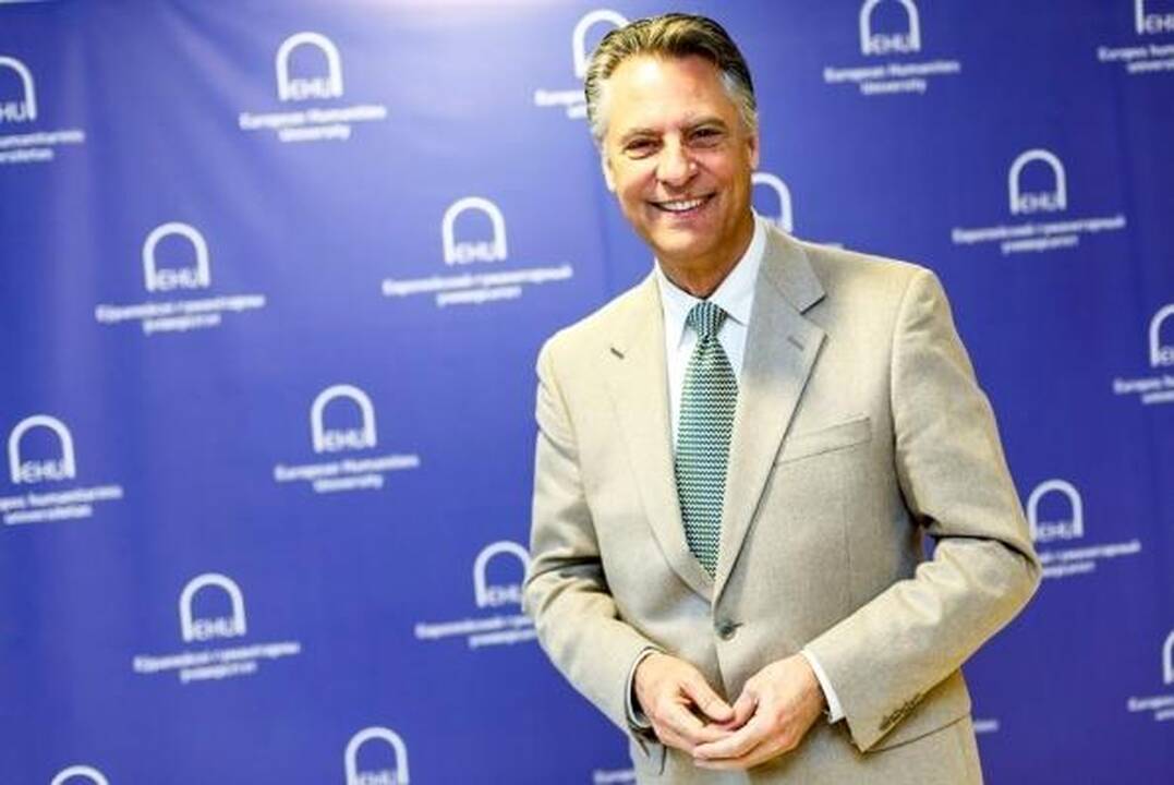 Nuo 2015 metų universiteto rektoriaus pareigas ėjo JAV profesorius D. Pollickas