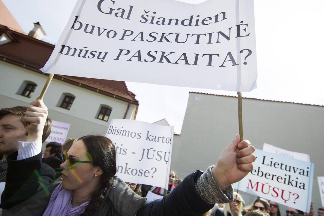 Seimo planas: universitetų turėtų mažėti perpus