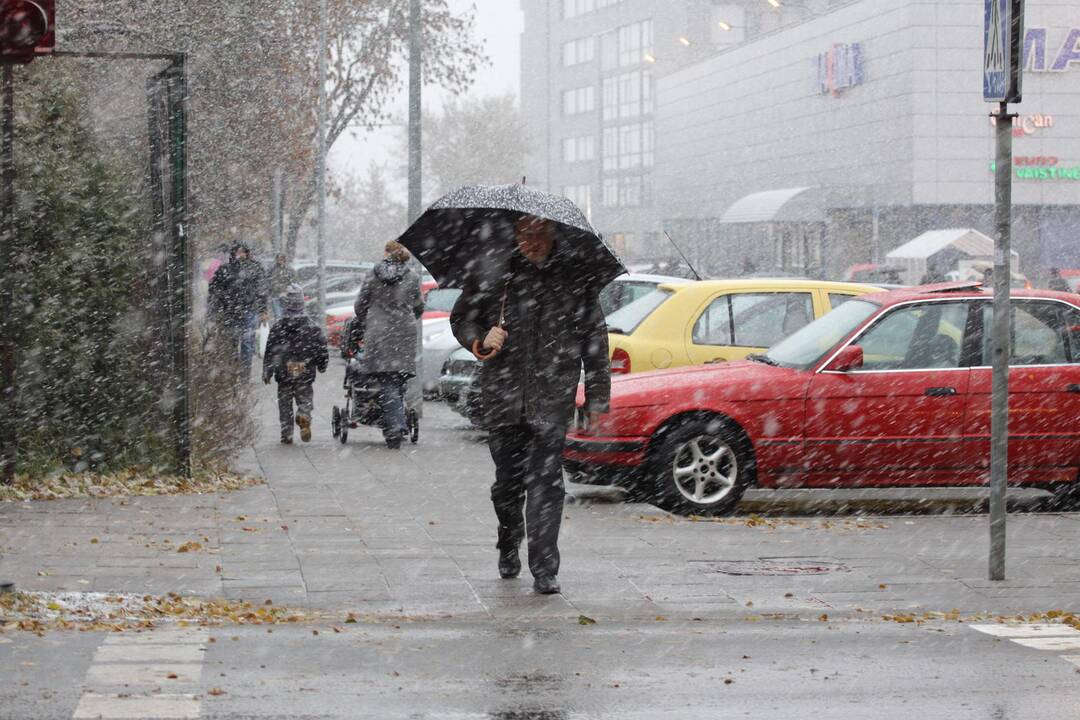 Vilniečių laukia bjaurus sekmadienis: vėjas stiprės, šlapdriba maišysis su lietumi