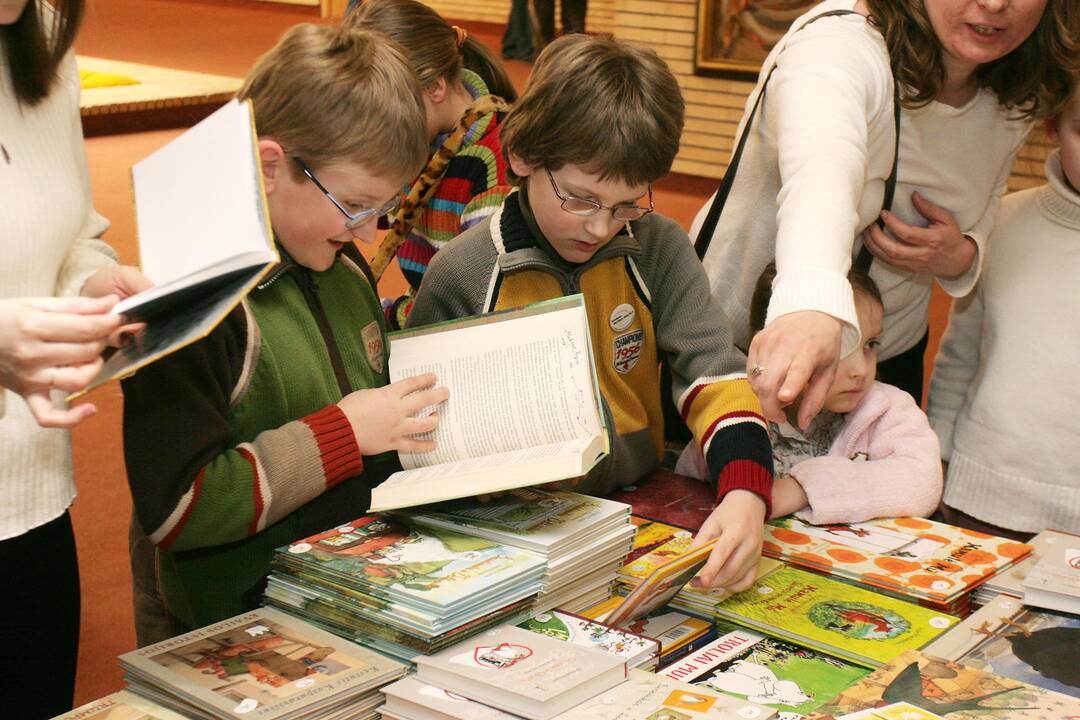 Užsimojo surinkti tūkstantį knygų vaikų dienos centrams