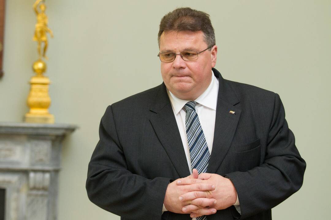 Ministras vyks į Lenkiją užmegzti kontaktų su nauja valdžia