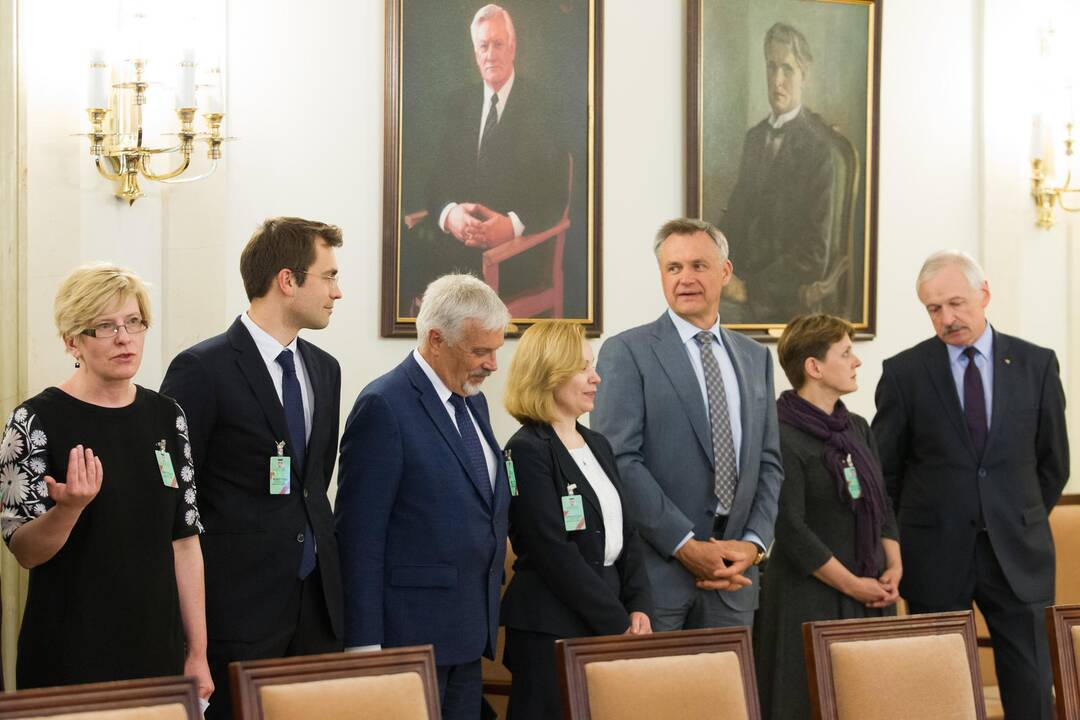 Prezidentė sušaukė pasitarimą dėl mokslo ir inovacijų