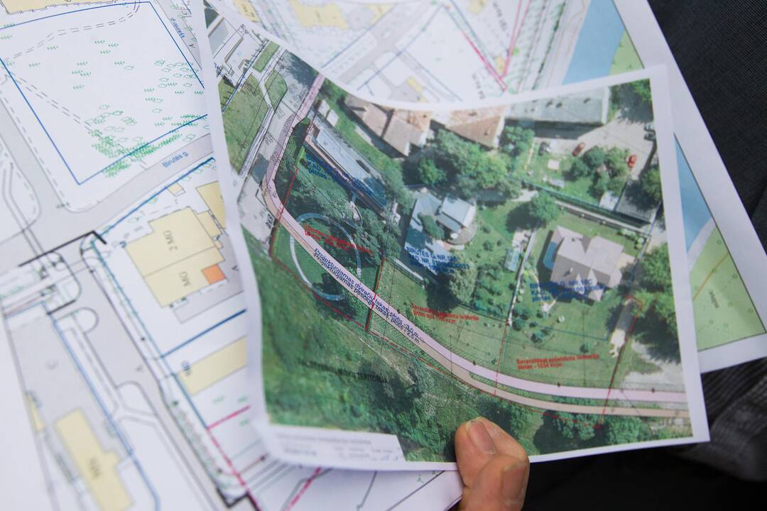 Užgrobėjai atlaisvinti valstybinės žemės Žvėryne neskuba
