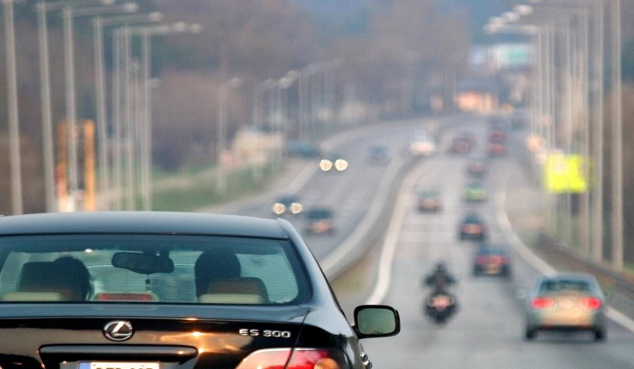 Kirtus ištisinę liniją teisės vairuoti nebeatims?