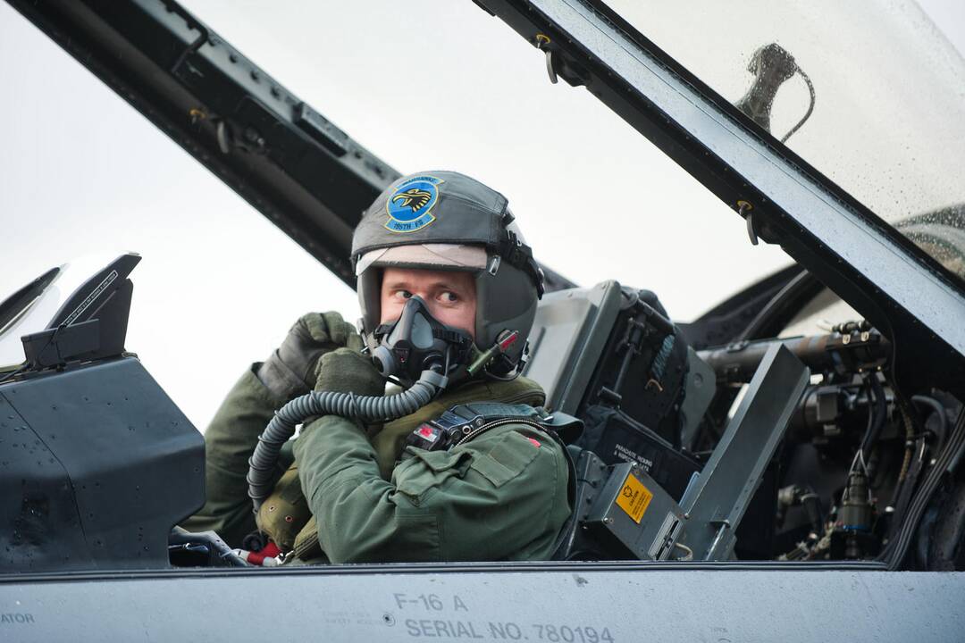 NATO naikintuvams neteko lydėti virš Baltijos jūros skridusių orlaivių
