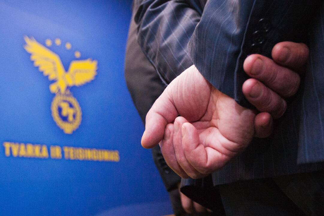 Atskleidė, kur „Tvarka ir teisingumas“ leido 350 tūkst. eurų kyšius