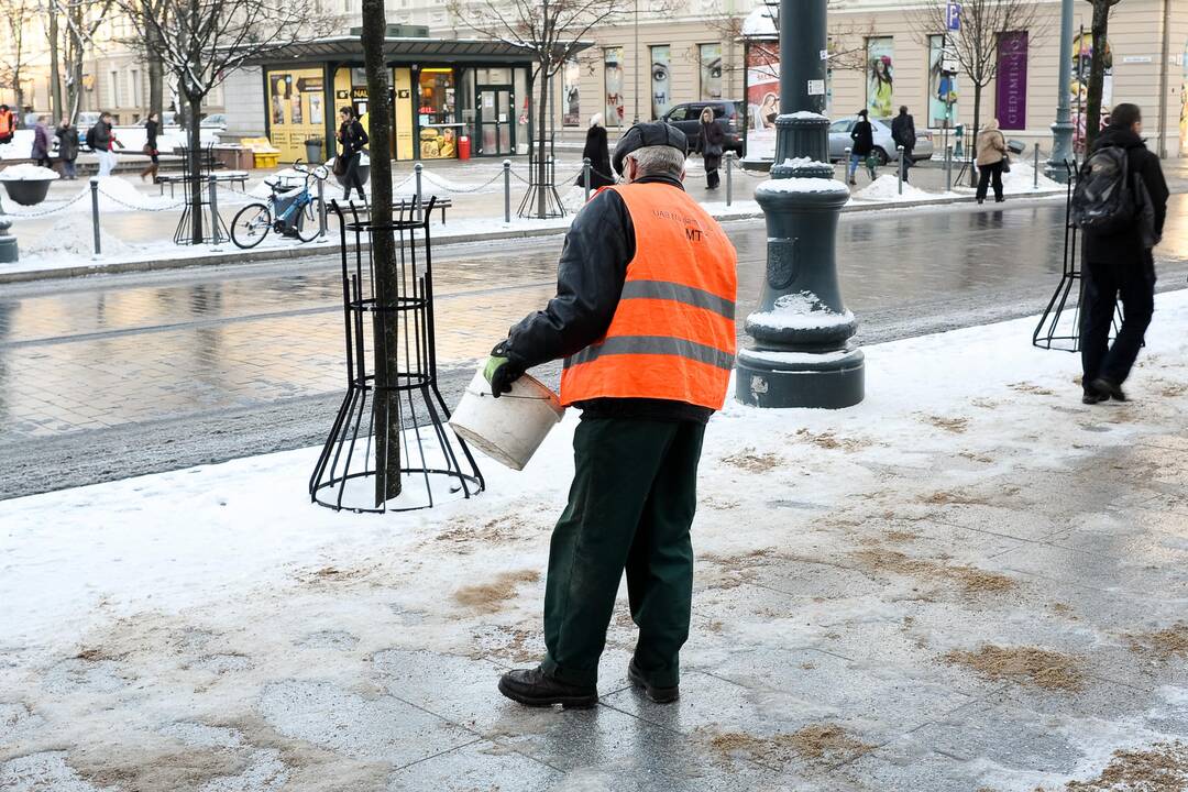 Kelininkai perspėja dėl plikledžio