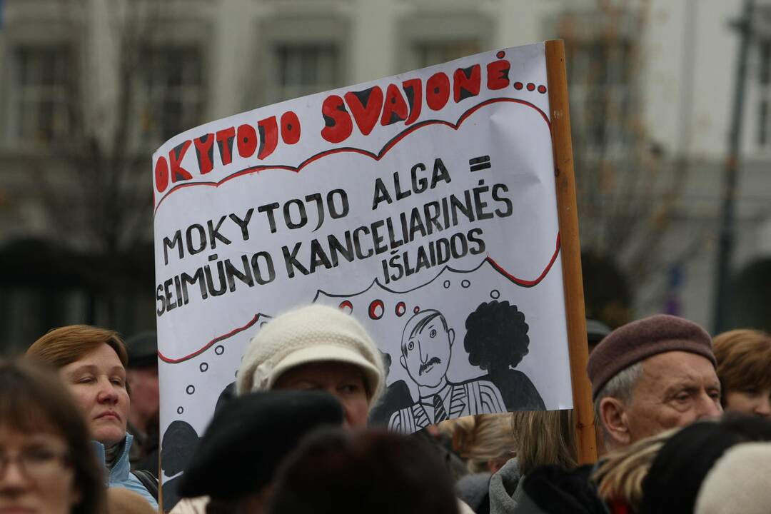 Mokytojai gruodį planuoja įspėjamąjį streiką