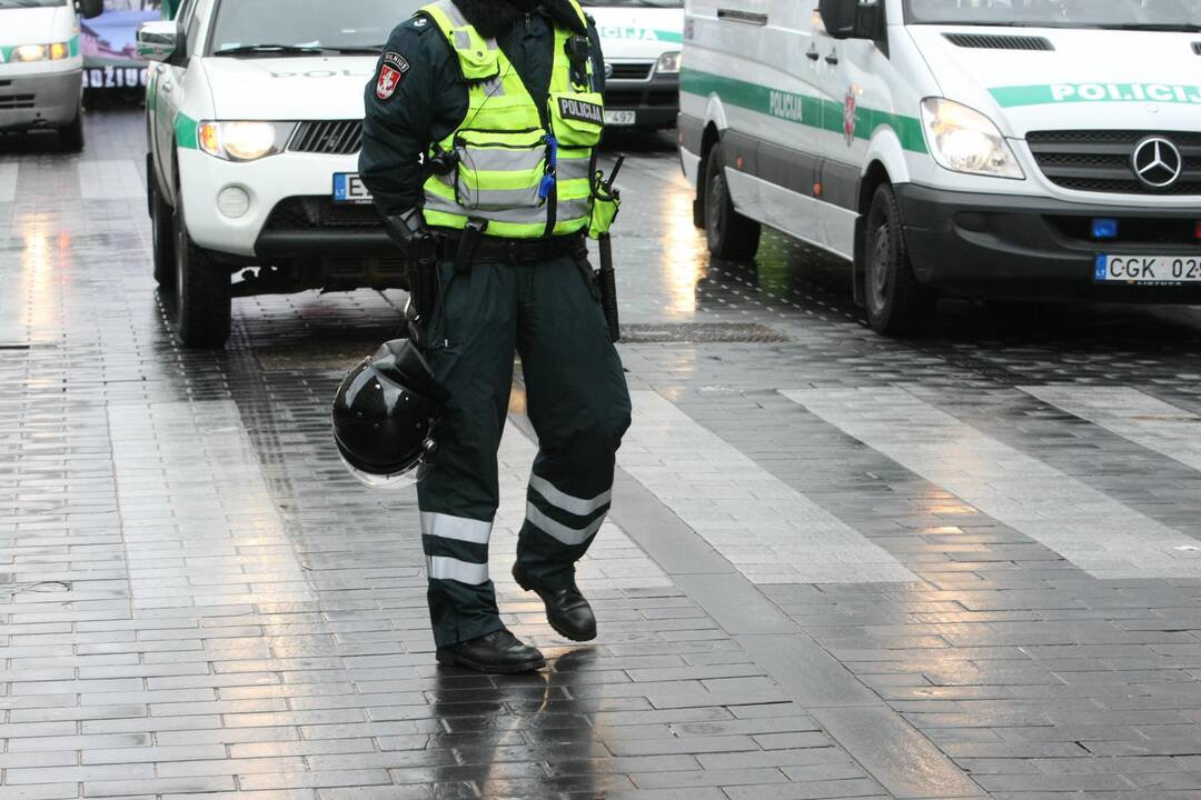 Pernai nubausta 1500 policijos pareigūnų: viršijo greitį, nepaisė kelio ženklų