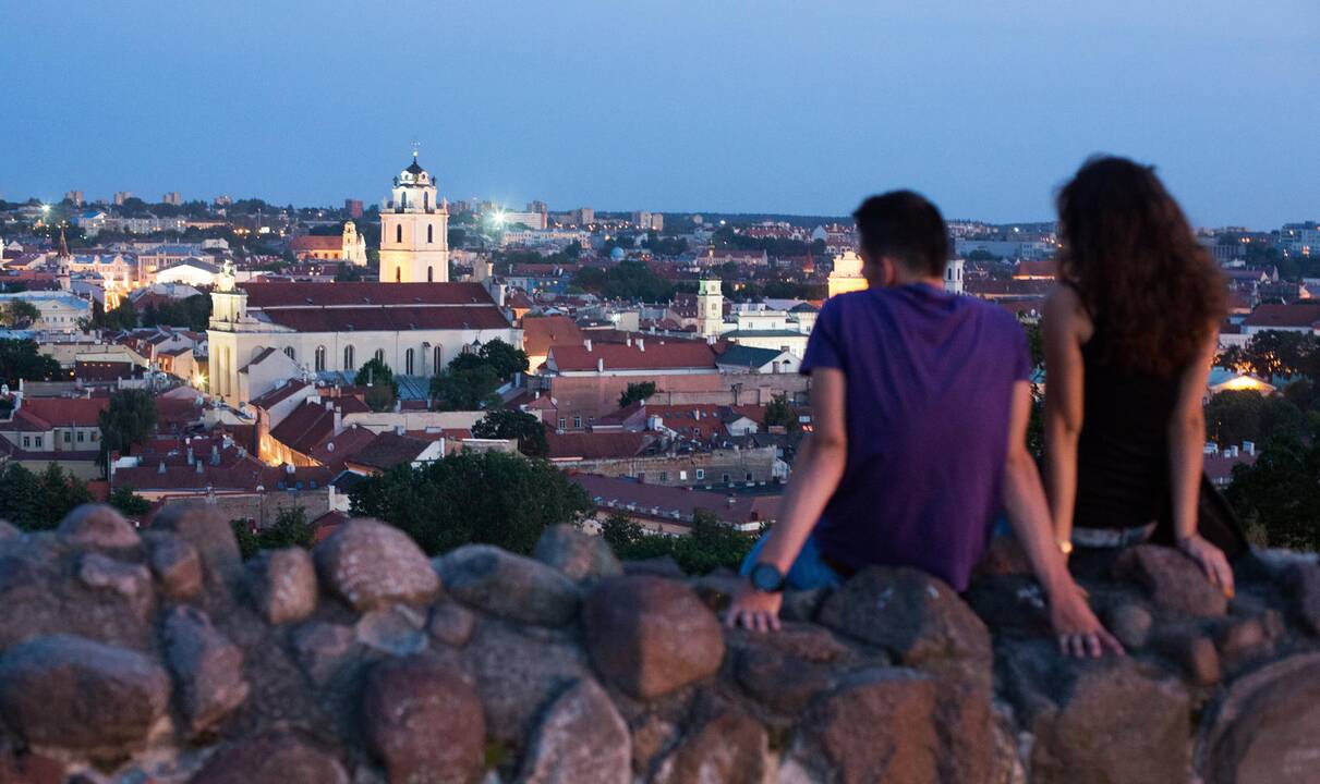 Sostinėje savaitgaliais pradeda kursuoti naktiniai autobusai