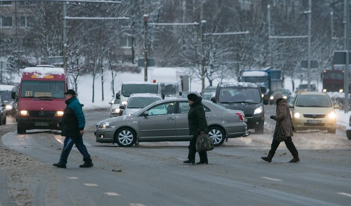 Kodėl lietuviai nervina vieni kitus kelyje (interviu su psichologe)