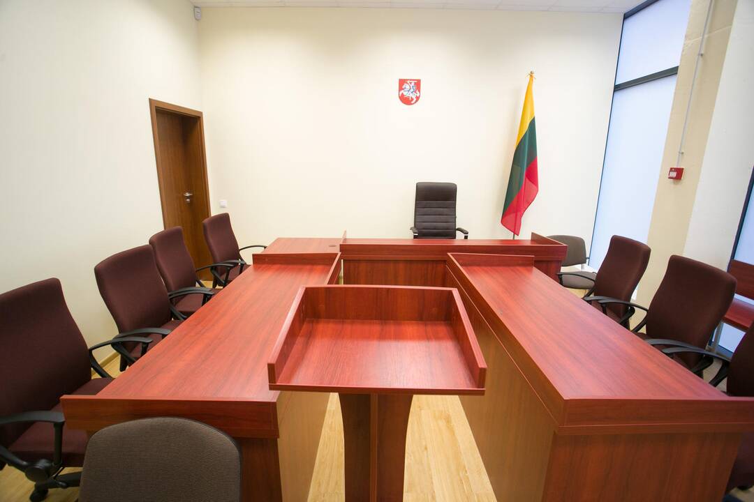 Iš girtos prie vairo sučiuptos ambasadorės konfiskuotas automobilis