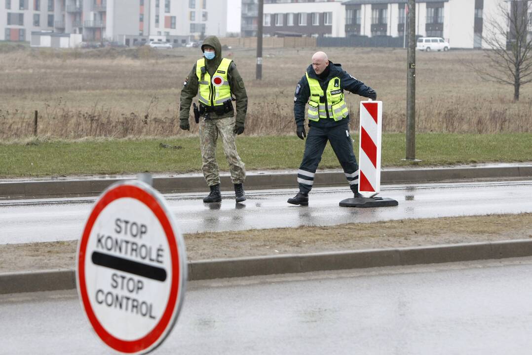 Klaipėdos policijos pareigūnai dirba postuose