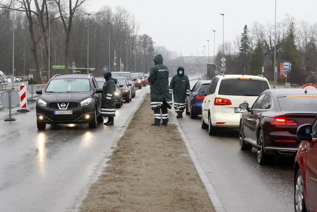 Klaipėdos policijos pareigūnai dirba postuose