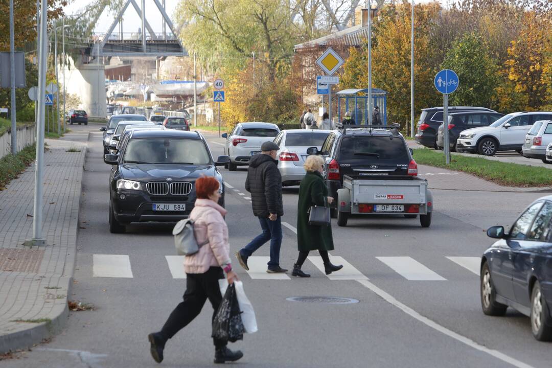 Vėlinės Joniškės kapinėse