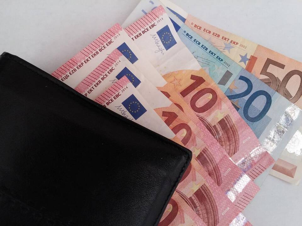 Nuo balandžio iki metų pabaigos išmokėta 183 mln. eurų subsidijų darbo užmokesčiui