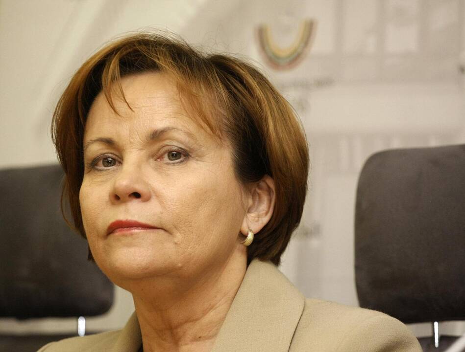 R. Juknevičienė siūlo pradėti jaunuolių šaukimą tuoj po mokyklos