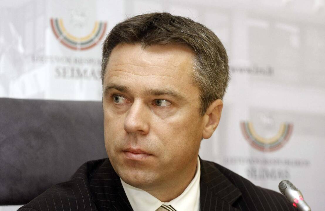 „Valstiečiai“ renka parašus dėl nepasitikėjimo VRK nariu V. Semeška