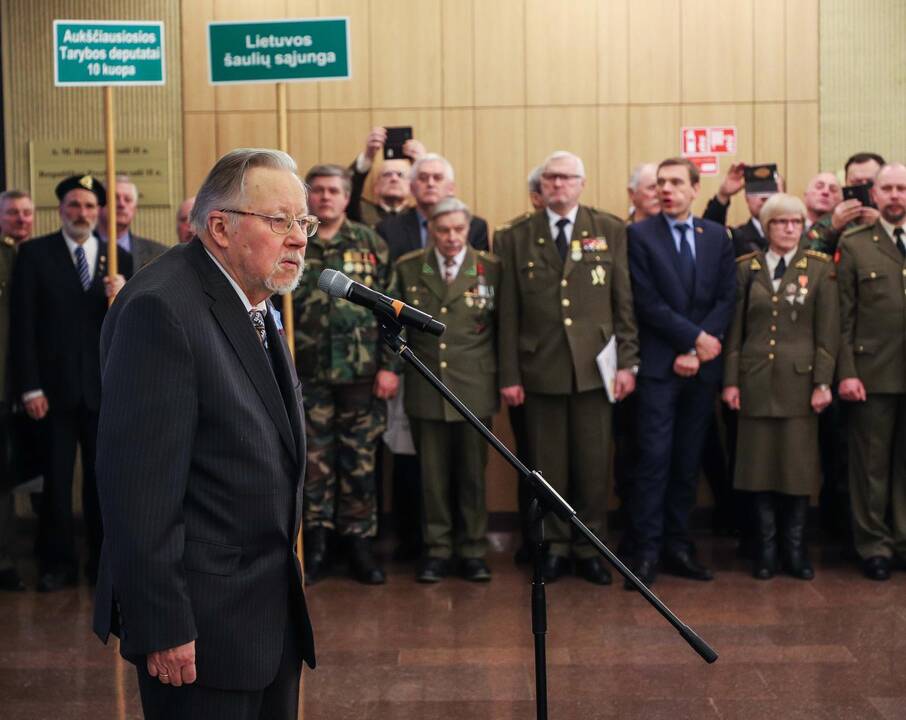 Laisvės gynėjų rikiuotė Seime