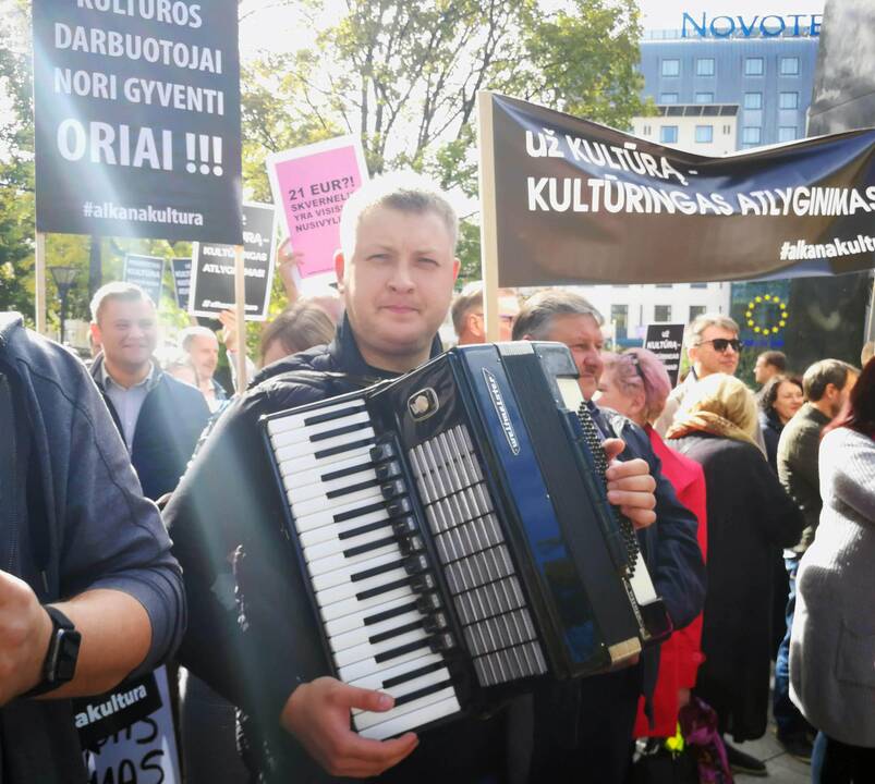 Kultūros darbuotojai reikalauja kultūringų algų