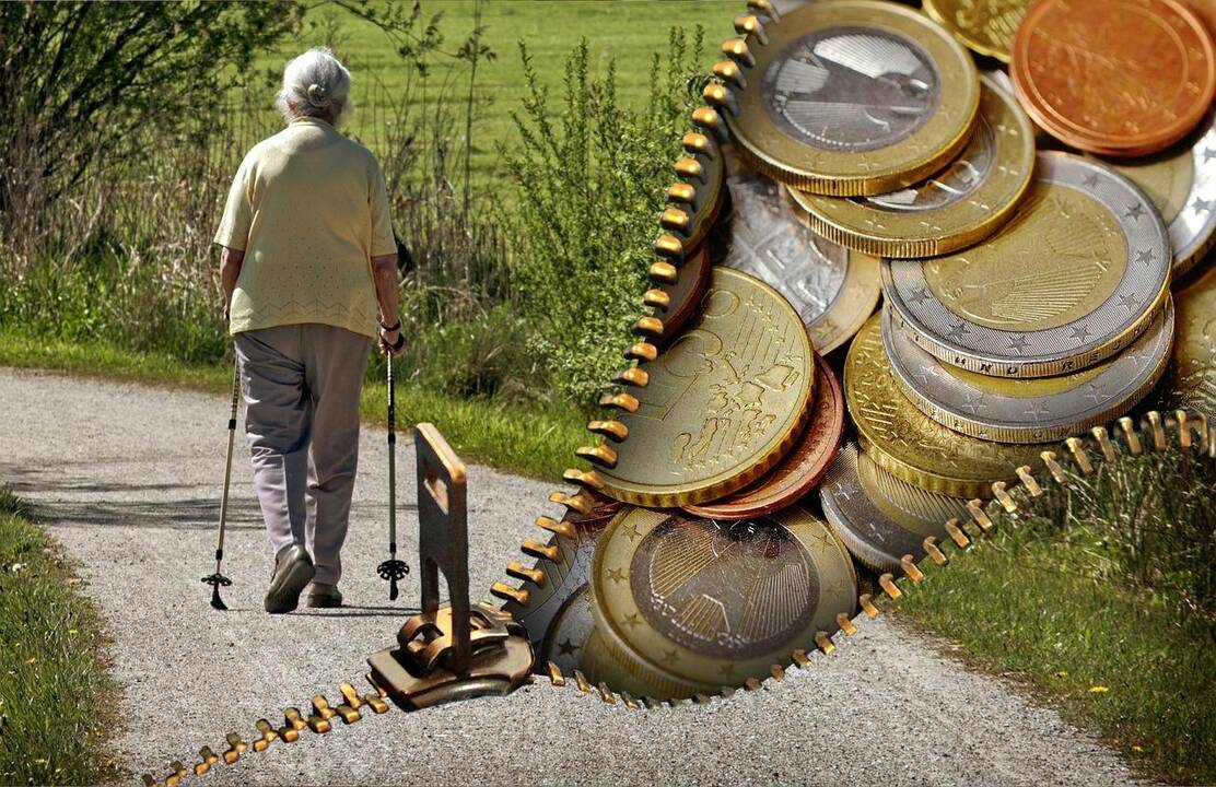 Valdžios dėl krizės sumažintų pensijų ir išmokų skola – 200 mln. eurų