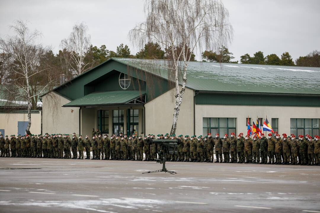 NATO vadų pasikeitimo ceremonija