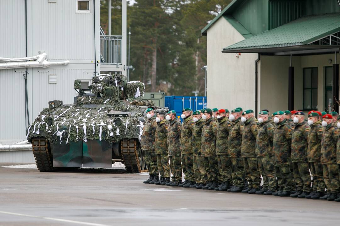NATO vadų pasikeitimo ceremonija